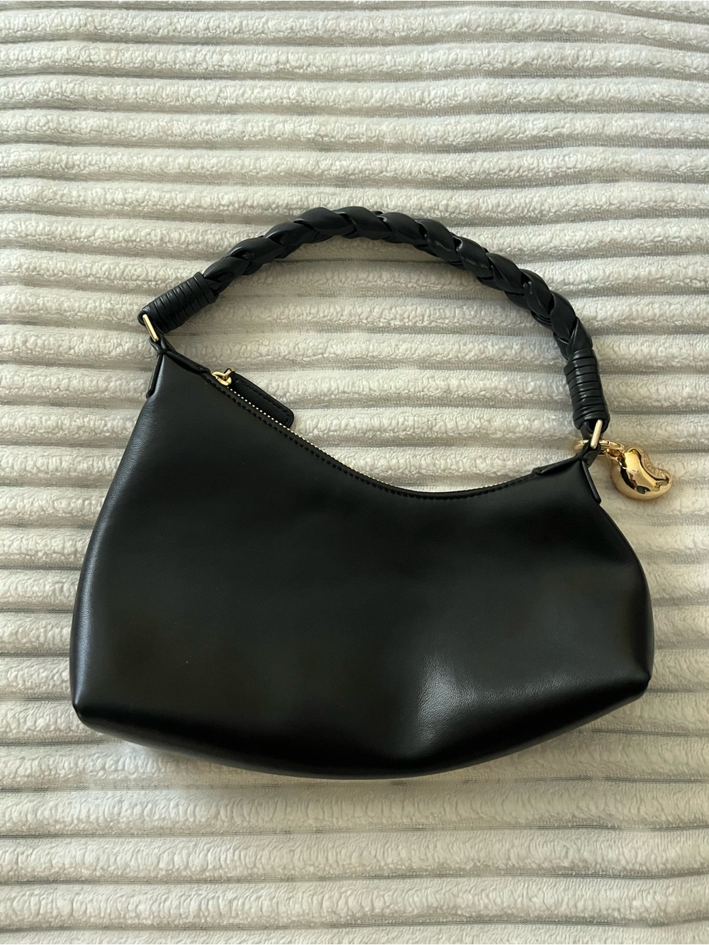 Aupen Black Asymmetrical Purse